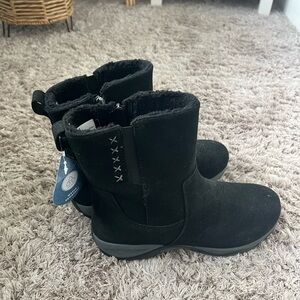 NWT easy spirit Elisha boots 8.5 WIDE